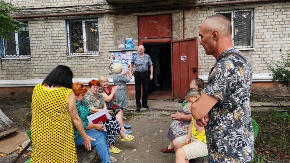 Роман Конев: В Горловке в рамках партийной инициативы «Управдом», реализуемой партией «Единая Россия», ведется активное избрание старших по домам Роман Конев: В Горловке в рамках партийной инициативы «Управдом», реализуемой партией «Единая Россия», ведется активное избрание старших по домам