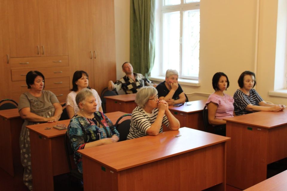 Роман Конев: Во исполнение поручения Главы Донецкой Народной Республики Дениса Пушилина заместитель председателя Горловского городского совета Наталия Ботвина провела встречу с сотрудниками учреждения культуры в... Роман Конев: Во исполнение поручения Главы Донецкой Народной Республики Дениса Пушилина заместитель председателя Горловского городского совета Наталия Ботвина провела встречу с сотрудниками учреждения культуры в...