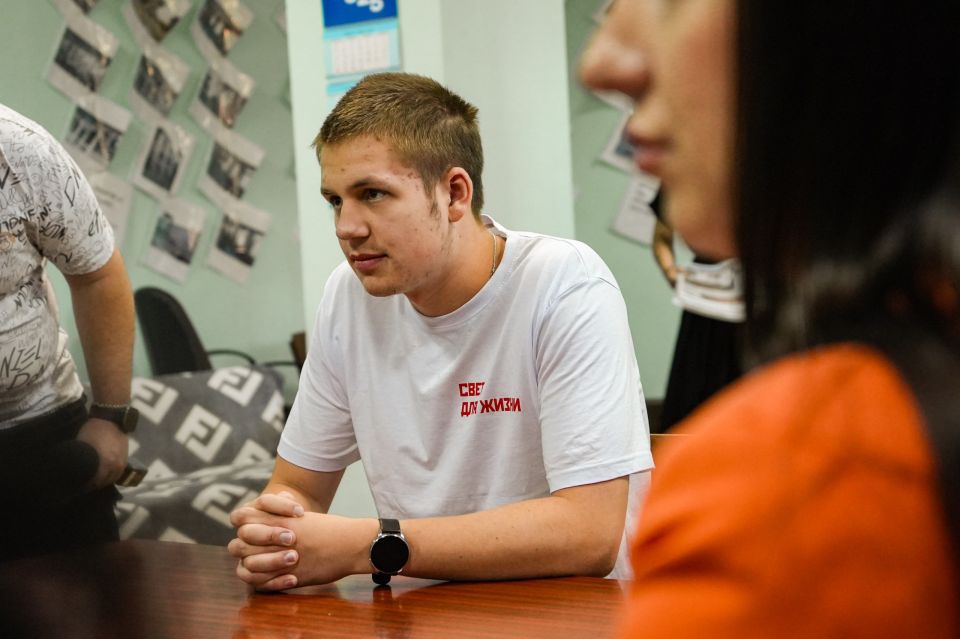 Кирилл Макаров: Сегодня, когда ехал в Горловку, заметил на трассе новый асфальт, расчищенные обочины и работающую технику — видно, что у города большие планы Кирилл Макаров: Сегодня, когда ехал в Горловку, заметил на трассе новый асфальт, расчищенные обочины и работающую технику — видно, что у города большие планы