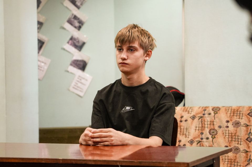 Кирилл Макаров: Сегодня, когда ехал в Горловку, заметил на трассе новый асфальт, расчищенные обочины и работающую технику — видно, что у города большие планы Кирилл Макаров: Сегодня, когда ехал в Горловку, заметил на трассе новый асфальт, расчищенные обочины и работающую технику — видно, что у города большие планы