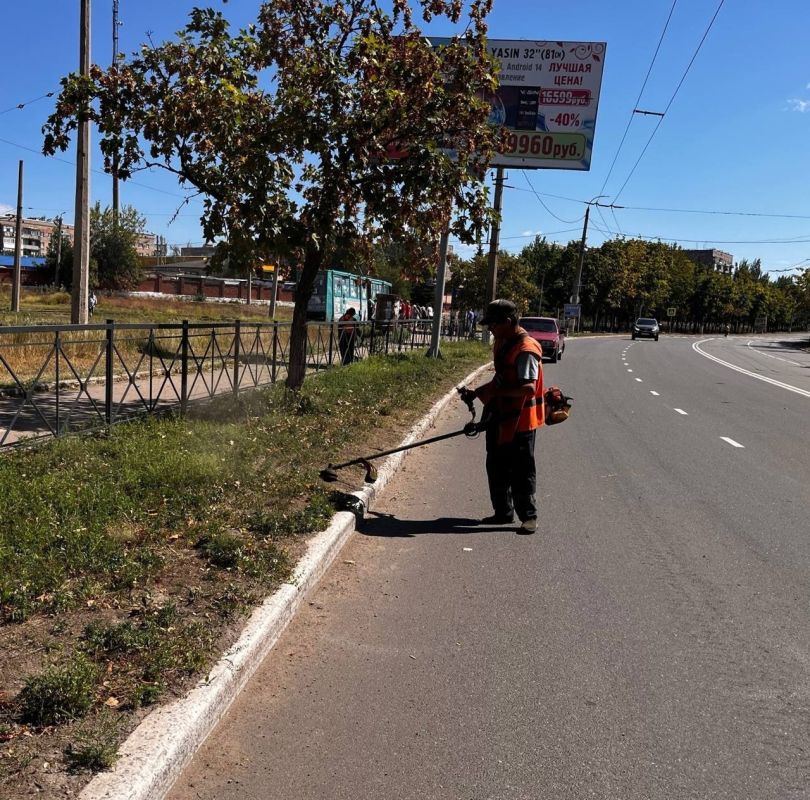 МУП «Простор» ежедневно выполняет все необходимые работы по содержанию городских улиц МУП «Простор» ежедневно выполняет все необходимые работы по содержанию городских улиц