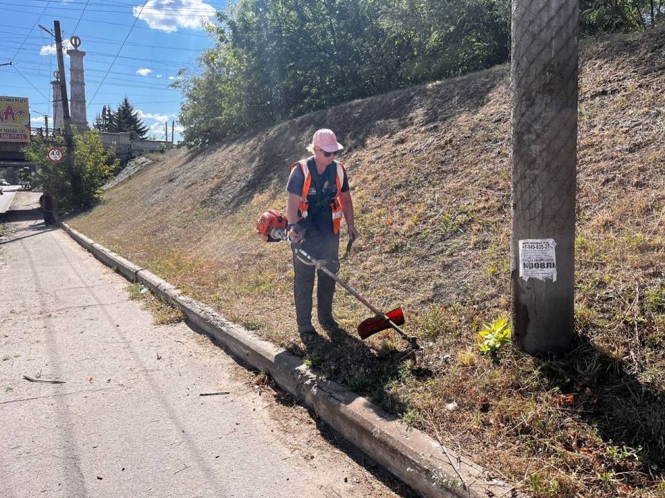 МУП «Простор» ежедневно выполняет все необходимые работы по содержанию городских улиц МУП «Простор» ежедневно выполняет все необходимые работы по содержанию городских улиц