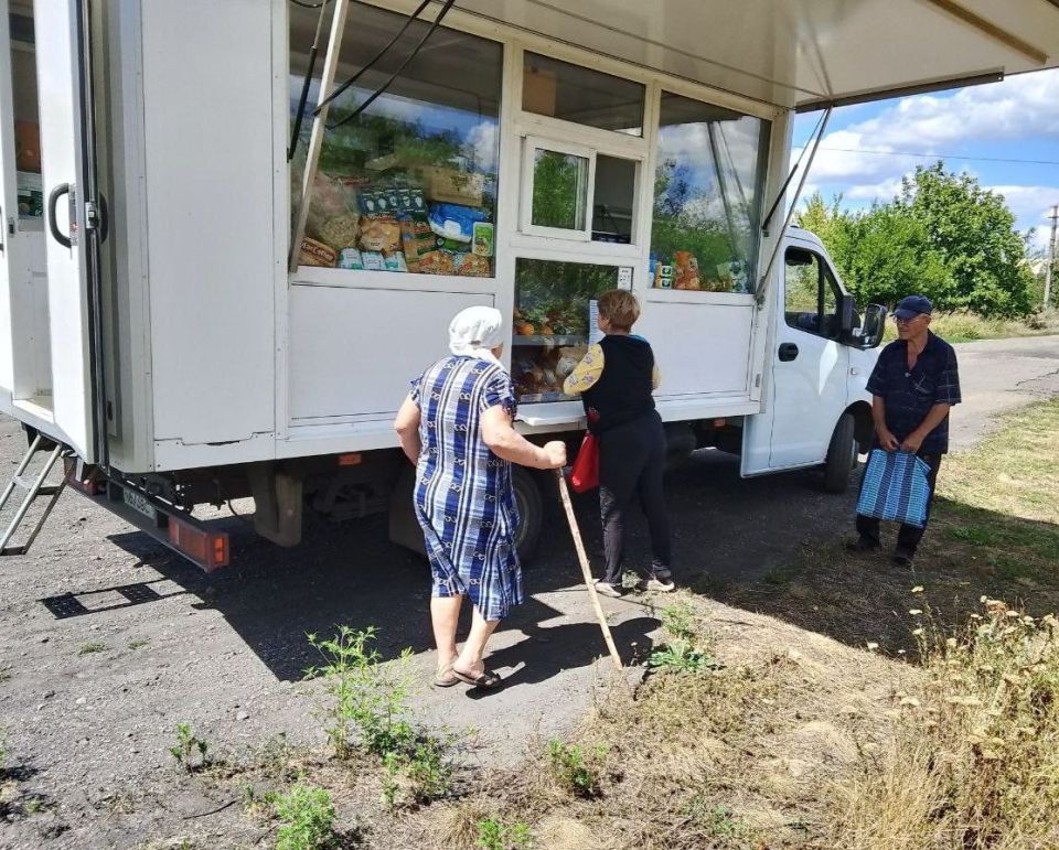 С 13 по 15 августа 2025 года осуществлена выездная торговля с использованием автомагазинов в населенных пунктах городских округов  Докучаевск, Горловка, Мариуполь, на территории  г. Авдеевка, также Волновахского... С 13 по 15 августа 2025 года осуществлена выездная торговля с использованием автомагазинов в населенных пунктах городских округов  Докучаевск, Горловка, Мариуполь, на территории  г. Авдеевка, также Волновахского...