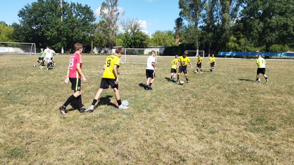 Иван Приходько: В рамках реализации партийного проекта Единой России «Детский спорт» в Горловке проведен мастер-класс по футболу Иван Приходько: В рамках реализации партийного проекта Единой России «Детский спорт» в Горловке проведен мастер-класс по футболу