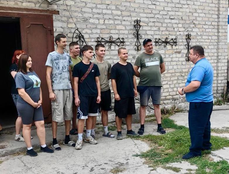  :   .         -  ,         ,     ...