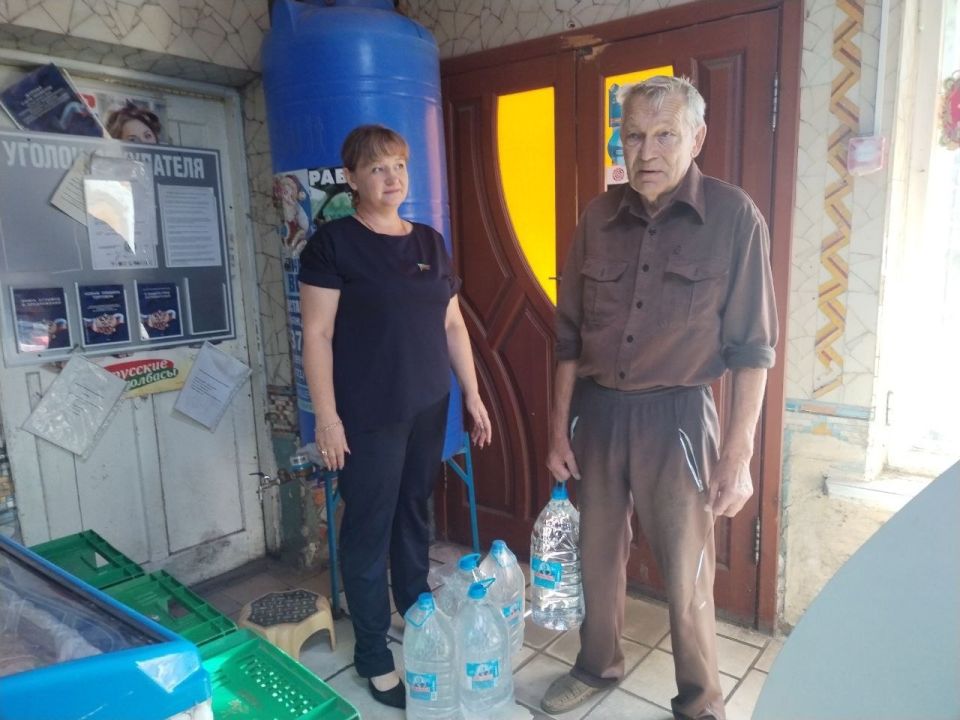 Роман Конев: 15 августа 2025 года, в стремлении обеспечить жителей города Горловка водой, депутаты городского Совета Светлана Евсеенко, Елена Кузьмина, Павел Калфакчиян совместно с Главой Донецкой Народной Республики Денисом... Роман Конев: 15 августа 2025 года, в стремлении обеспечить жителей города Горловка водой, депутаты городского Совета Светлана Евсеенко, Елена Кузьмина, Павел Калфакчиян совместно с Главой Донецкой Народной Республики Денисом...