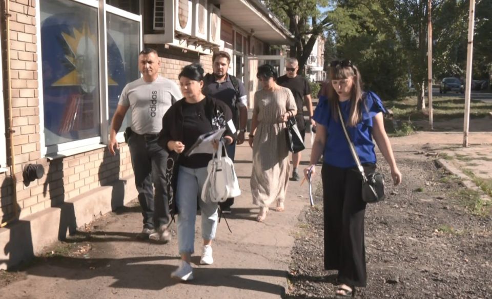 Иван Приходько: Активисты Народного контроля проверили ряд магазинов Горловки на предмет наличия в продаже разливной воды и соблюдение цен на нее Иван Приходько: Активисты Народного контроля проверили ряд магазинов Горловки на предмет наличия в продаже разливной воды и соблюдение цен на нее