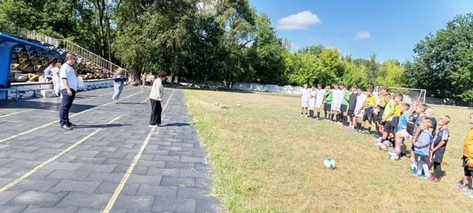 Иван Приходько: В рамках реализации партийного проекта Единой России «Детский спорт» в Горловке проведен мастер-класс по футболу Иван Приходько: В рамках реализации партийного проекта Единой России «Детский спорт» в Горловке проведен мастер-класс по футболу