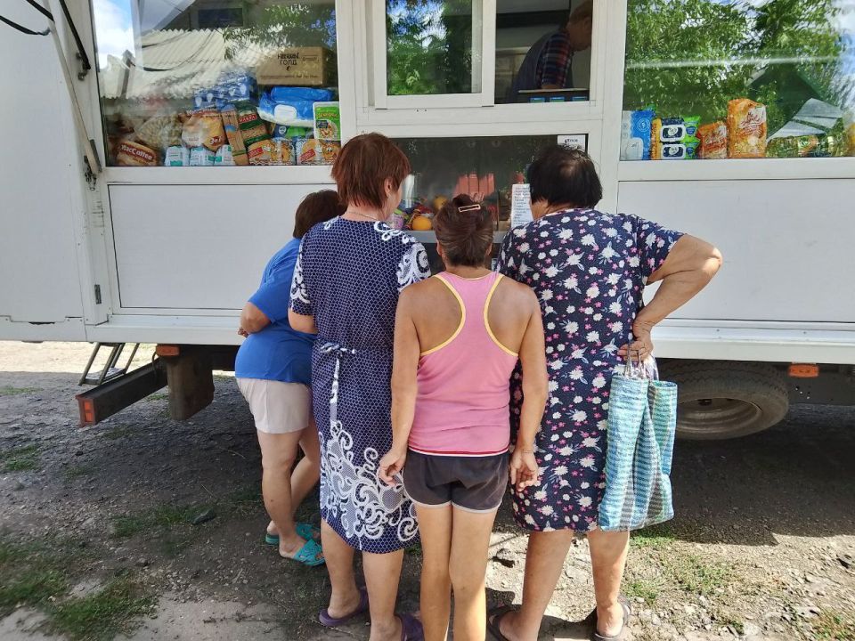 С 13 по 15 августа 2025 года осуществлена выездная торговля с использованием автомагазинов в населенных пунктах городских округов  Докучаевск, Горловка, Мариуполь, на территории  г. Авдеевка, также Волновахского... С 13 по 15 августа 2025 года осуществлена выездная торговля с использованием автомагазинов в населенных пунктах городских округов  Докучаевск, Горловка, Мариуполь, на территории  г. Авдеевка, также Волновахского...