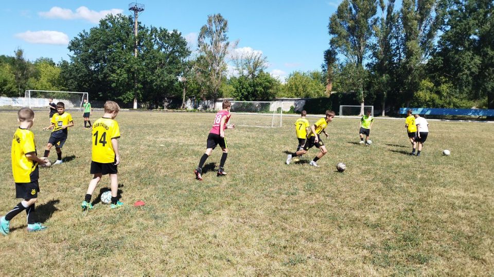 Иван Приходько: В рамках реализации партийного проекта Единой России «Детский спорт» в Горловке проведен мастер-класс по футболу Иван Приходько: В рамках реализации партийного проекта Единой России «Детский спорт» в Горловке проведен мастер-класс по футболу