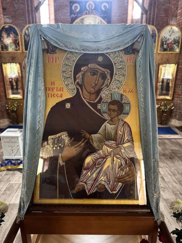 «Одна из самых любимых в народе»: В храмах Горловской епархии проходит Крестный ход с Иверской иконой Божией Матери «Одна из самых любимых в народе»: В храмах Горловской епархии проходит Крестный ход с Иверской иконой Божией Матери