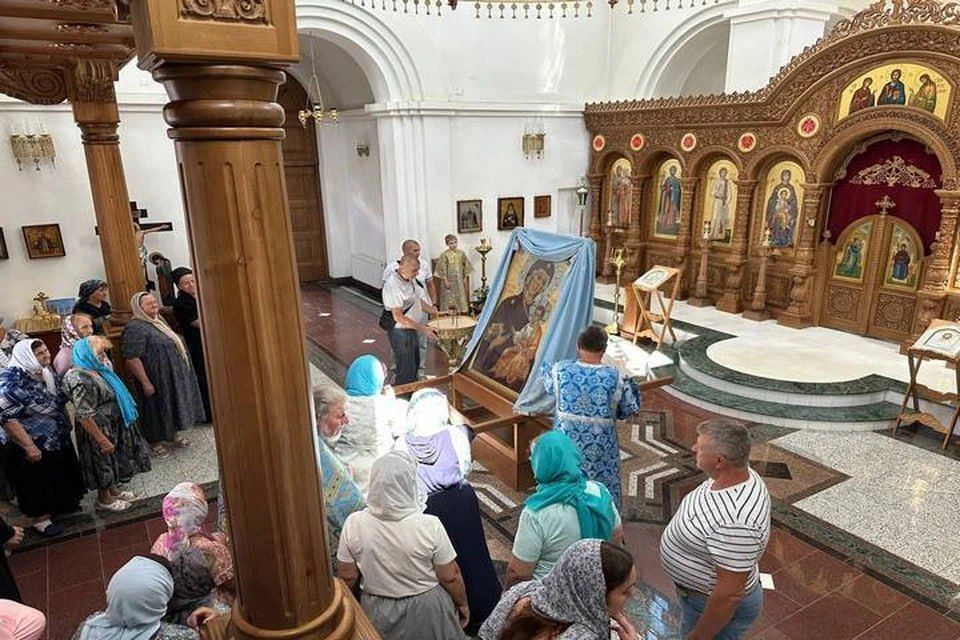 «Одна из самых любимых в народе»: В храмах Горловской епархии проходит Крестный ход с Иверской иконой Божией Матери