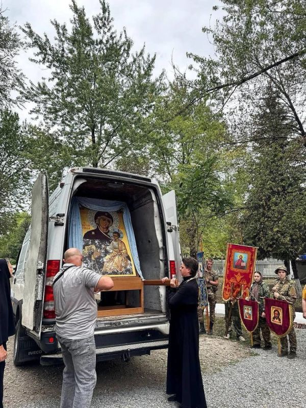 «Одна из самых любимых в народе»: В храмах Горловской епархии проходит Крестный ход с Иверской иконой Божией Матери «Одна из самых любимых в народе»: В храмах Горловской епархии проходит Крестный ход с Иверской иконой Божией Матери