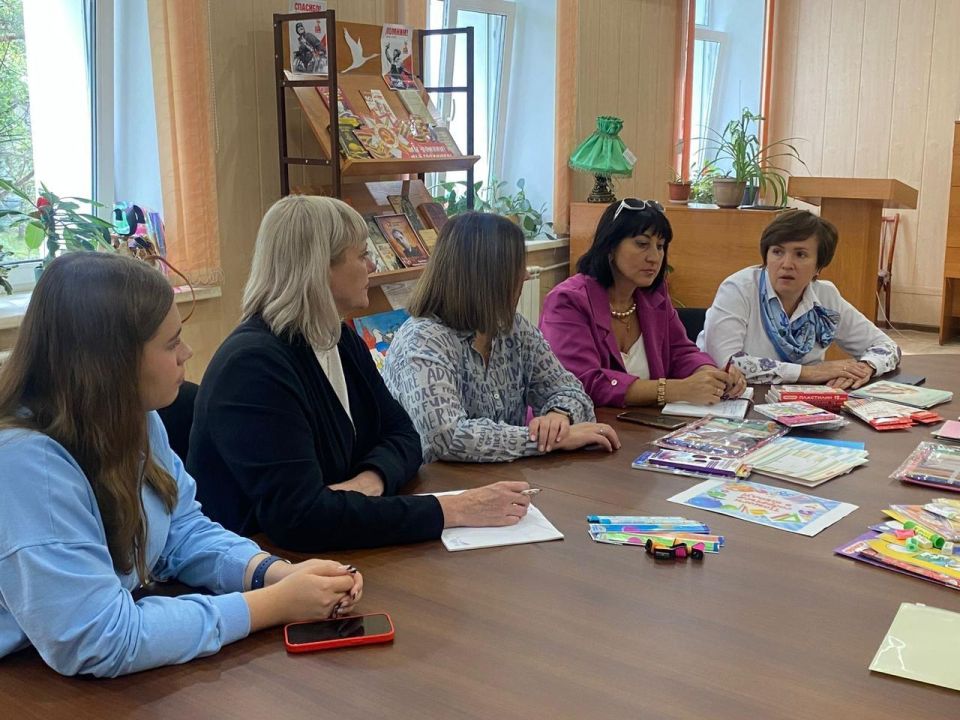 В Кузбассе стартовала акция «Соберем детей Горловки в школу» В Кузбассе стартовала акция «Соберем детей Горловки в школу»