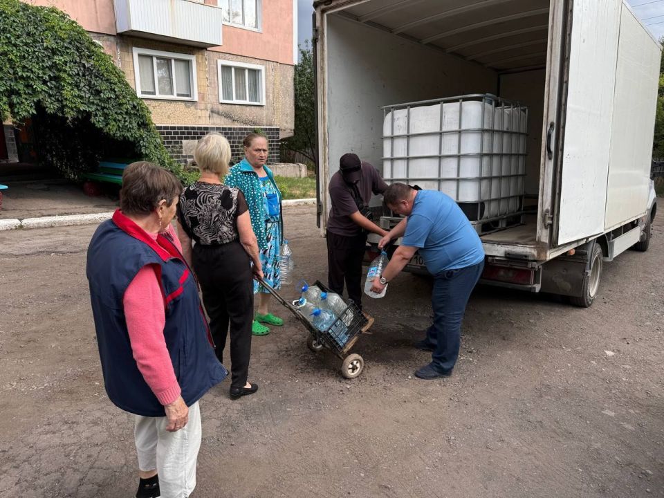  : 18  2025 ,     ,  ,                