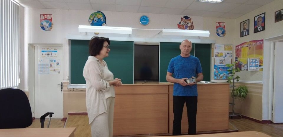 Роман Конев: 19 августа 2025 года депутат городского Совета Геннадий Маюров во исполнение поручения Главы Донецкой Народной Республики посетил места подвоза воды Роман Конев: 19 августа 2025 года депутат городского Совета Геннадий Маюров во исполнение поручения Главы Донецкой Народной Республики посетил места подвоза воды