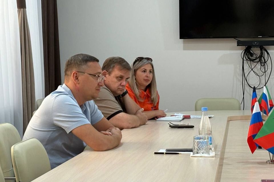 Роман Конев: В понедельник, 18 августа 2025 года, совместно с заместителем главы городского округа Горловка Ивахненко Алексеем Александровичем, начальником отдела молодежной политики городского округа Горловка Лозовой Дарьей... Роман Конев: В понедельник, 18 августа 2025 года, совместно с заместителем главы городского округа Горловка Ивахненко Алексеем Александровичем, начальником отдела молодежной политики городского округа Горловка Лозовой Дарьей...