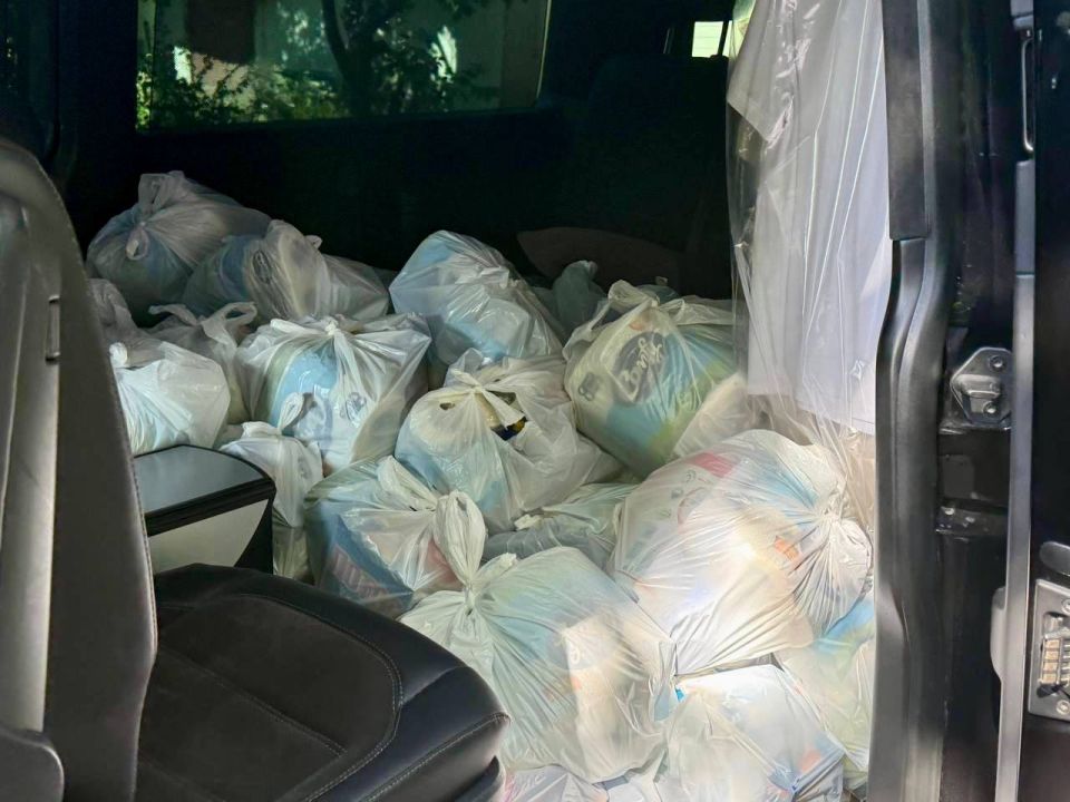 Александр Волошин: #гуманитарнаяпомощь. В рамках нашей постоянной работы по оказанию помощи жителям Донецкой Народной Республики группа депутатов Народного Совета ДНР совершила важную поездку в Никитовский район Горловки Александр Волошин: #гуманитарнаяпомощь. В рамках нашей постоянной работы по оказанию помощи жителям Донецкой Народной Республики группа депутатов Народного Совета ДНР совершила важную поездку в Никитовский район Горловки