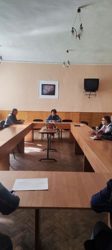 Роман Конев: ВСТРЕЧИ С НАСЕЛЕНИЕМ. 19 августа 2025 года депутаты Горловского городского совета от фракции «Единая Россия» - Павел Калфакчиян, Андрей Костюк, София Потапова, Олег Сладкевич, Сергей Третьяков, Нелля Якуненко... Роман Конев: ВСТРЕЧИ С НАСЕЛЕНИЕМ. 19 августа 2025 года депутаты Горловского городского совета от фракции «Единая Россия» - Павел Калфакчиян, Андрей Костюк, София Потапова, Олег Сладкевич, Сергей Третьяков, Нелля Якуненко...