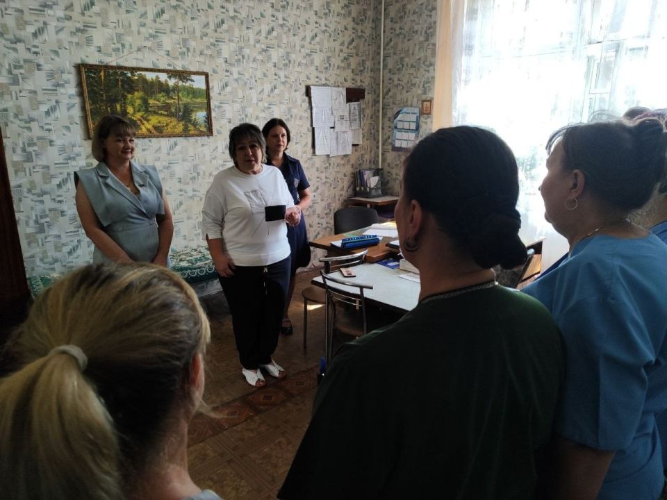 Роман Конев: ВСТРЕЧИ С НАСЕЛЕНИЕМ. 19 августа 2025 года депутаты Горловского городского совета от фракции «Единая Россия» - Павел Калфакчиян, Максим Лебедев, Наталия Ботвина, Эдуард Полепкин, Елена Кузьмина, Алексей Костин... Роман Конев: ВСТРЕЧИ С НАСЕЛЕНИЕМ. 19 августа 2025 года депутаты Горловского городского совета от фракции «Единая Россия» - Павел Калфакчиян, Максим Лебедев, Наталия Ботвина, Эдуард Полепкин, Елена Кузьмина, Алексей Костин...