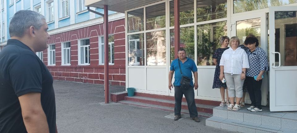 Роман Конев: ВСТРЕЧИ С НАСЕЛЕНИЕМ. 19 августа 2025 года депутаты Горловского городского совета от фракции «Единая Россия» - Павел Калфакчиян, Максим Лебедев, Наталия Ботвина, Эдуард Полепкин, Елена Кузьмина, Алексей Костин...