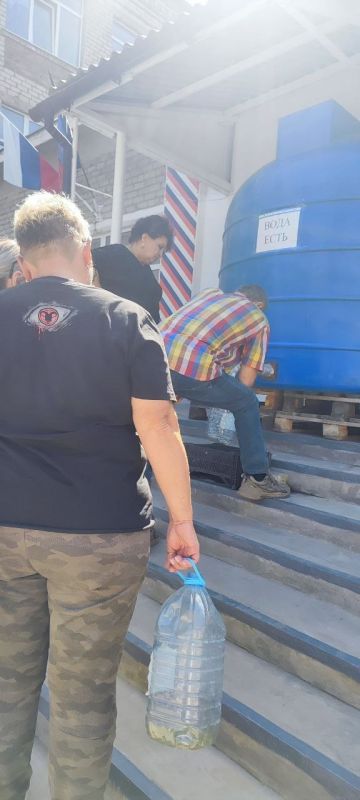 Роман Конев: 20 августа 2025 года депутаты городского Совета Наталия Ботвина, София Потапова, Андрей Костюк, Нелля Якуненко, Максим Лебедев, Николай Гальченко во исполнение поручения Главы Донецкой Народной Республики... Роман Конев: 20 августа 2025 года депутаты городского Совета Наталия Ботвина, София Потапова, Андрей Костюк, Нелля Якуненко, Максим Лебедев, Николай Гальченко во исполнение поручения Главы Донецкой Народной Республики...