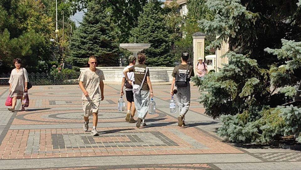 Иван Приходько: В Горловке организована адресная доставка воды для нуждающихся Иван Приходько: В Горловке организована адресная доставка воды для нуждающихся