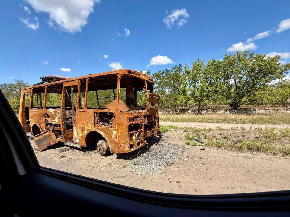 Депутаты Народного Совета ДНР доставили помощь в Никитовский район Горловки Депутаты Народного Совета ДНР доставили помощь в Никитовский район Горловки
