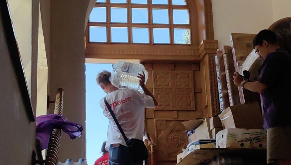 Иван Приходько: В Горловке организована адресная доставка воды для нуждающихся Иван Приходько: В Горловке организована адресная доставка воды для нуждающихся