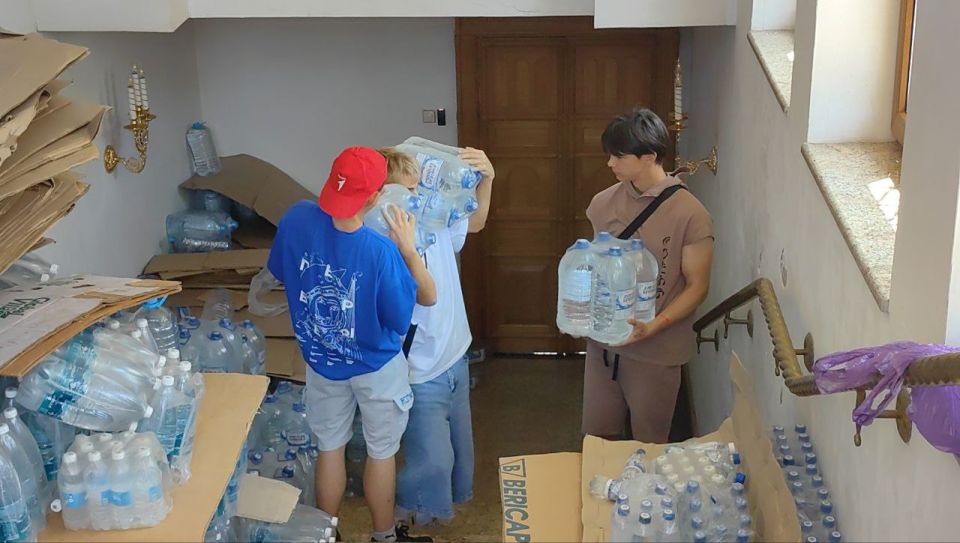 Иван Приходько: В Горловке организована адресная доставка воды для нуждающихся Иван Приходько: В Горловке организована адресная доставка воды для нуждающихся