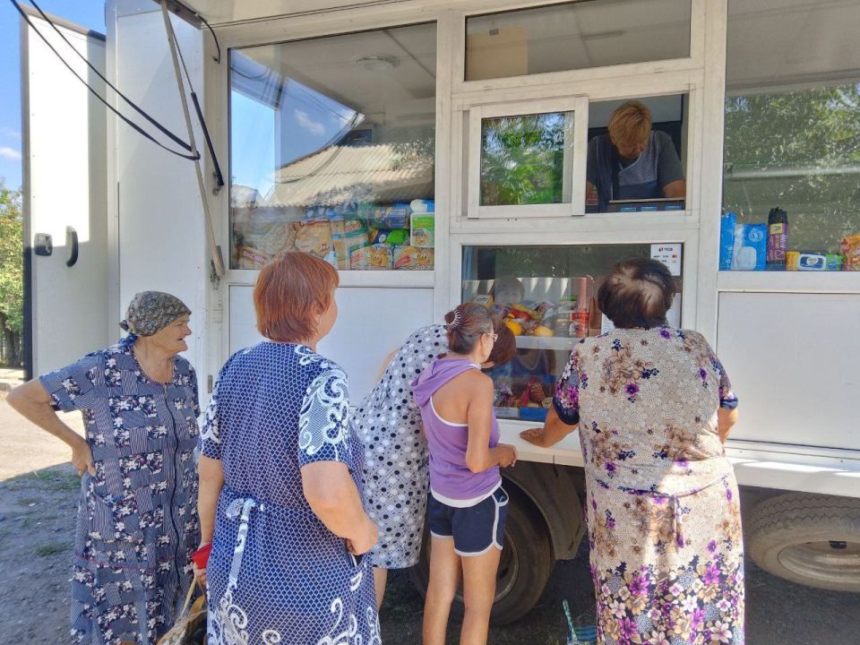 С 16 по 19 августа 2025 года осуществлена выездная торговля с использованием автомагазинов в населенных пунктах городских округов Докучаевск, Горловка, Мариуполь, на территории г С 16 по 19 августа 2025 года осуществлена выездная торговля с использованием автомагазинов в населенных пунктах городских округов Докучаевск, Горловка, Мариуполь, на территории г