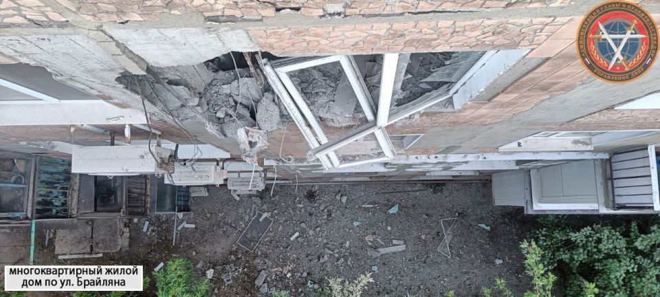 Два майора: ДНР, Глава:. Два человека погибли, 21 мирный житель Енакиево, в том числе подросток, пострадал сегодня в результате киевской агрессии Два майора: ДНР, Глава:. Два человека погибли, 21 мирный житель Енакиево, в том числе подросток, пострадал сегодня в результате киевской агрессии