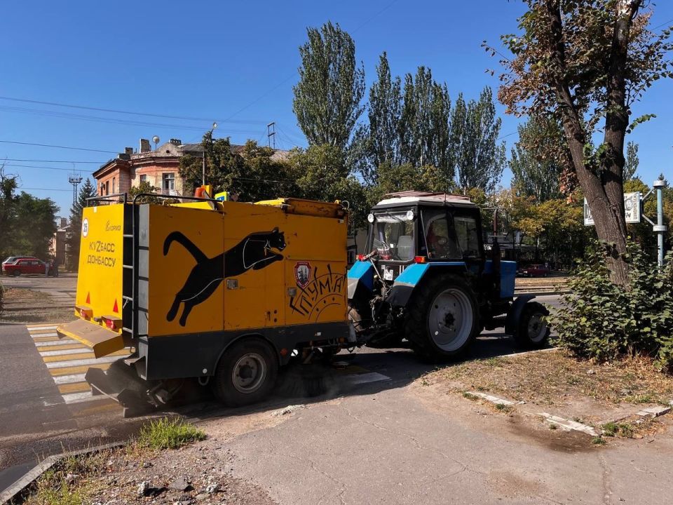 МУП «Простор» ежедневно выполняет все необходимые работы по содержанию городских улиц МУП «Простор» ежедневно выполняет все необходимые работы по содержанию городских улиц