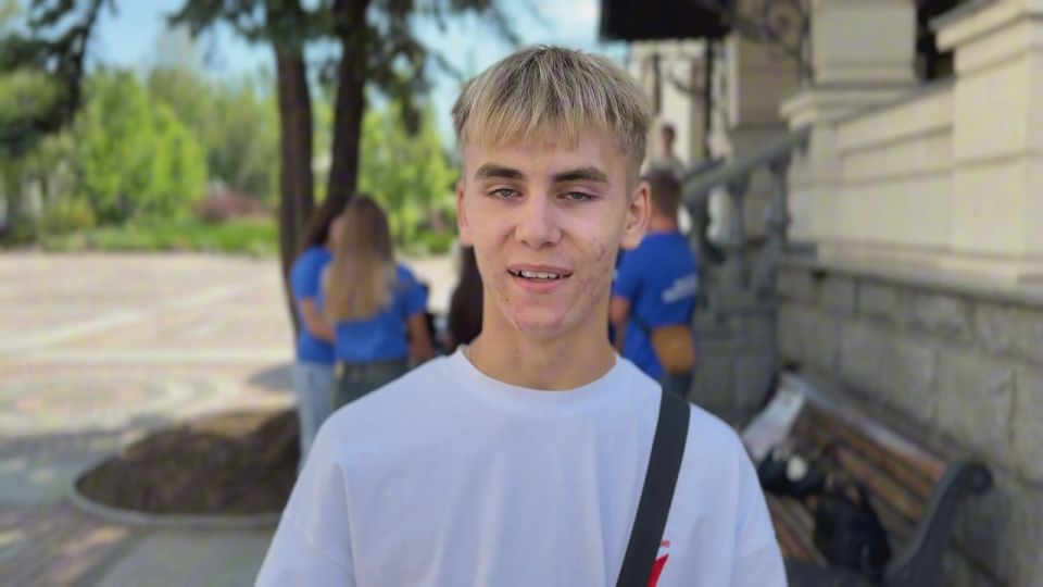 360 литров за день!. Силами команды Первых и при поддержке Отдела по делам молодёжи Горловской епархии была осуществлена адресная доставка питьевой воды маломобильным жителям Горловки