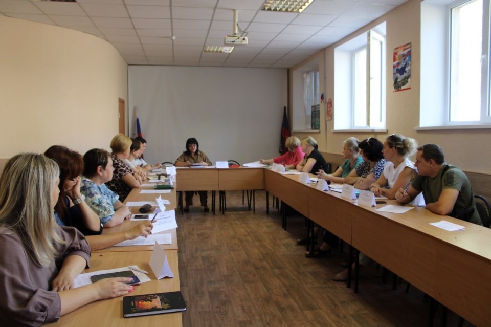 Состоялось заседание комиссии по делам несовершеннолетних и защите их прав администрации городского округа Горловка Состоялось заседание комиссии по делам несовершеннолетних и защите их прав администрации городского округа Горловка