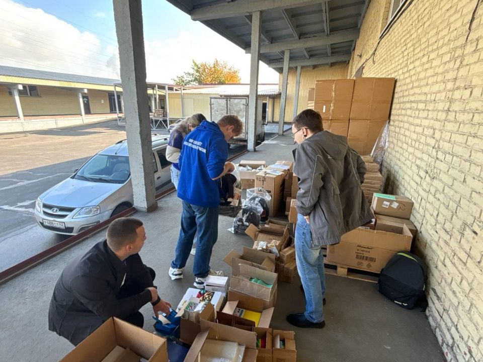 Кузбасс подготовил к отправке в Горловку 746 наборов для первоклассников