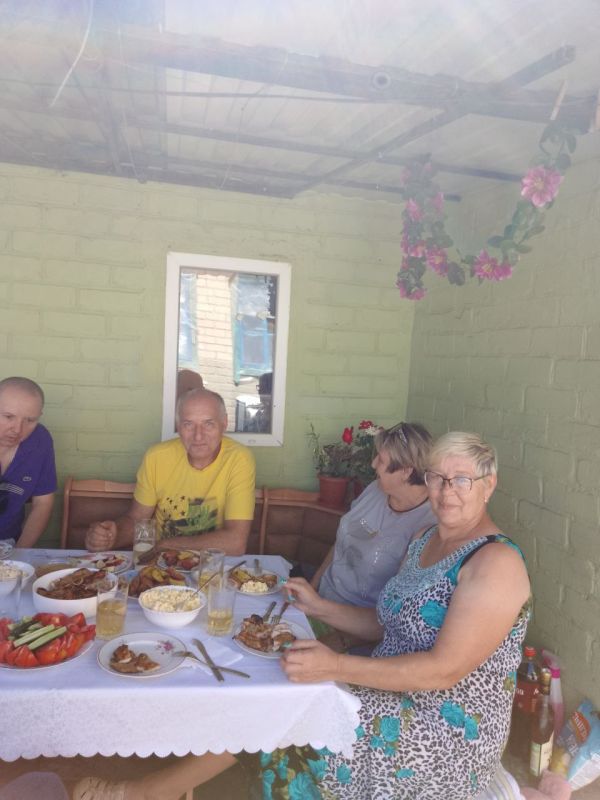 В Никитовском районе Горловки продолжается акция «Добрые соседи» В Никитовском районе Горловки продолжается акция «Добрые соседи»