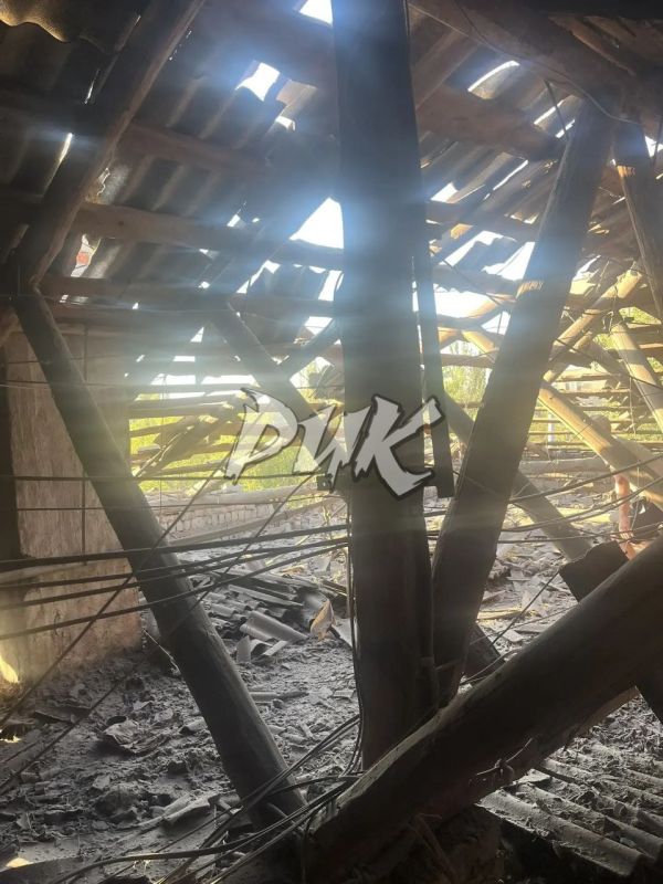 Иван Приходько: Последствия массированного артобстрела центра Горловки с позиций украинских вооружённых бандформирований Иван Приходько: Последствия массированного артобстрела центра Горловки с позиций украинских вооружённых бандформирований