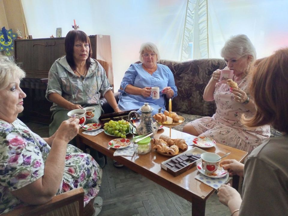 В Никитовском районе Горловки продолжается акция «Добрые соседи» В Никитовском районе Горловки продолжается акция «Добрые соседи»