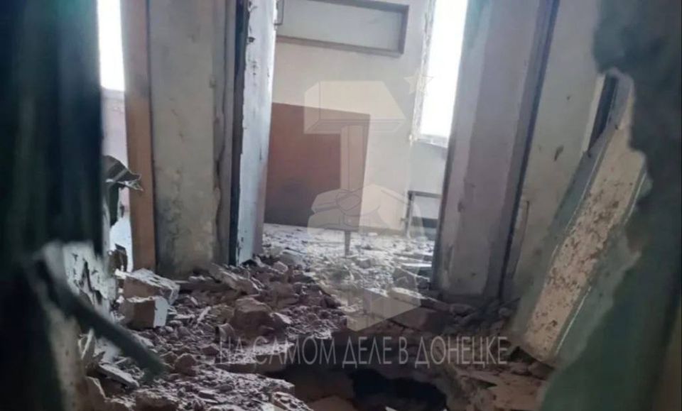 Ночью украинские фашисты нанесли артиллерийский удар по центру многострадальной Горловки Ночью украинские фашисты нанесли артиллерийский удар по центру многострадальной Горловки