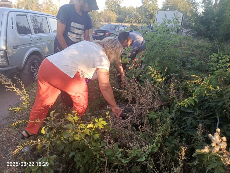 Иван Приходько: В одном из поселков Центрально-Городского района Горловки сегодня прошла очередная инспекция по вопросу использования воды частными лицами Иван Приходько: В одном из поселков Центрально-Городского района Горловки сегодня прошла очередная инспекция по вопросу использования воды частными лицами