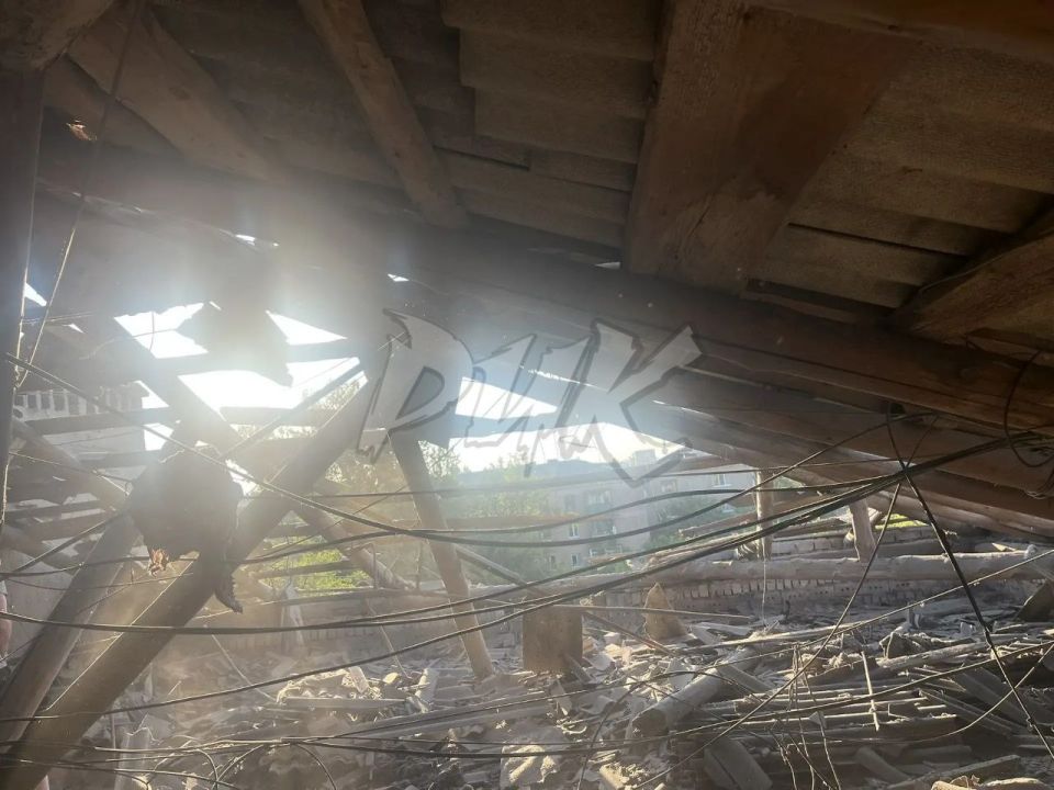 Иван Приходько: Последствия массированного артобстрела центра Горловки с позиций украинских вооружённых бандформирований Иван Приходько: Последствия массированного артобстрела центра Горловки с позиций украинских вооружённых бандформирований