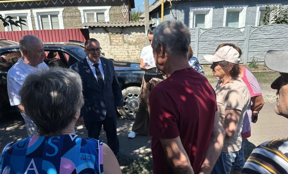 Андрей Крамар: График этой недели исключительно плотный: партийные дела и встречи, выезды по сигналам в чат-бот Главы ДНР, участие в народных сходах, а также контроль за исполнением всех заявок ремонтными службами Андрей Крамар: График этой недели исключительно плотный: партийные дела и встречи, выезды по сигналам в чат-бот Главы ДНР, участие в народных сходах, а также контроль за исполнением всех заявок ремонтными службами