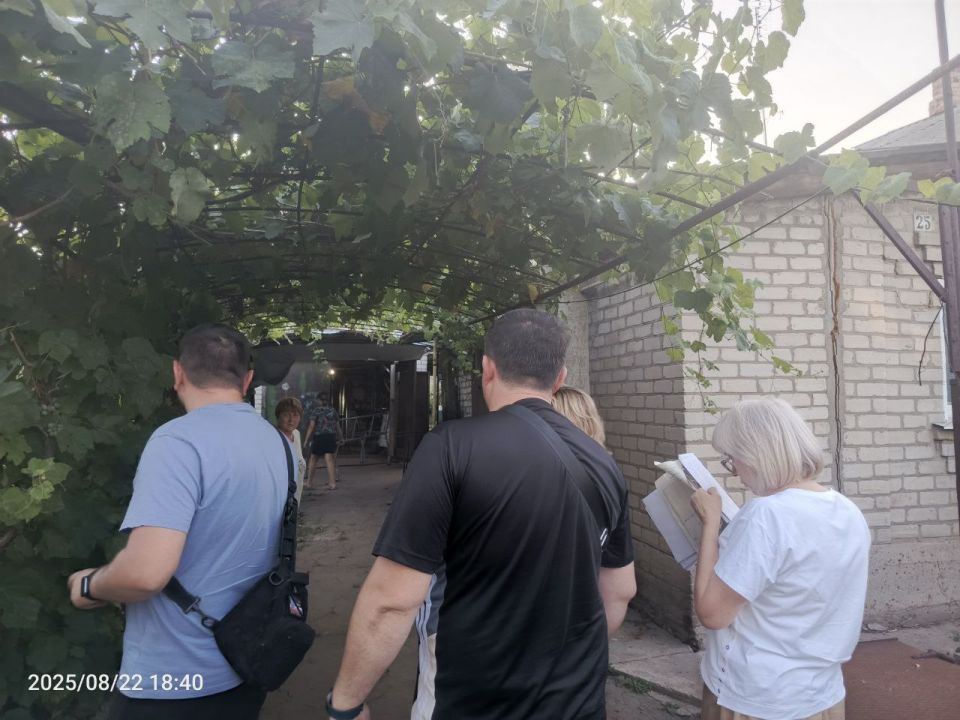 Иван Приходько: В одном из поселков Центрально-Городского района Горловки сегодня прошла очередная инспекция по вопросу использования воды частными лицами Иван Приходько: В одном из поселков Центрально-Городского района Горловки сегодня прошла очередная инспекция по вопросу использования воды частными лицами