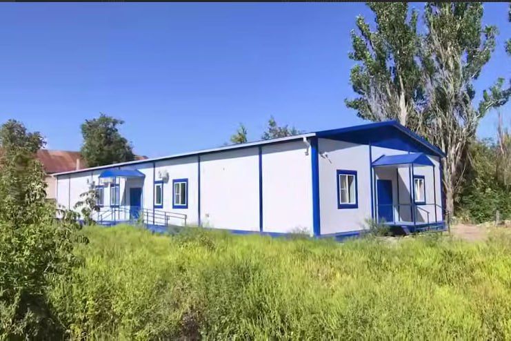 Роман Конев: Народная программа партии «Единая Россия», утверждённая в 2021 году и ежегодно отчитываемая Президенту, демонстрирует значительные результаты по всей стране, включая строительство школ (1,6 тысяч, 5000... Роман Конев: Народная программа партии «Единая Россия», утверждённая в 2021 году и ежегодно отчитываемая Президенту, демонстрирует значительные результаты по всей стране, включая строительство школ (1,6 тысяч, 5000...