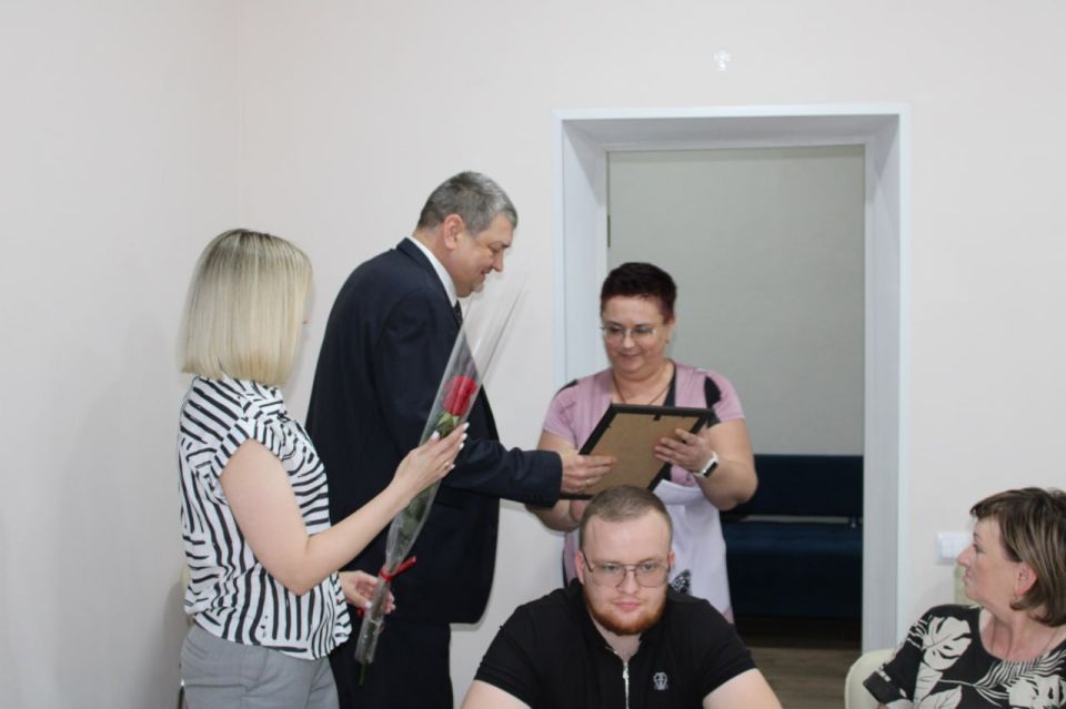 Иван Приходько: Сегодня вручил заслуженные награды героям нашего времени, строителям, которые ежедневно работают над восстановлением Города воинской славы и трудовой доблести Горловки Иван Приходько: Сегодня вручил заслуженные награды героям нашего времени, строителям, которые ежедневно работают над восстановлением Города воинской славы и трудовой доблести Горловки