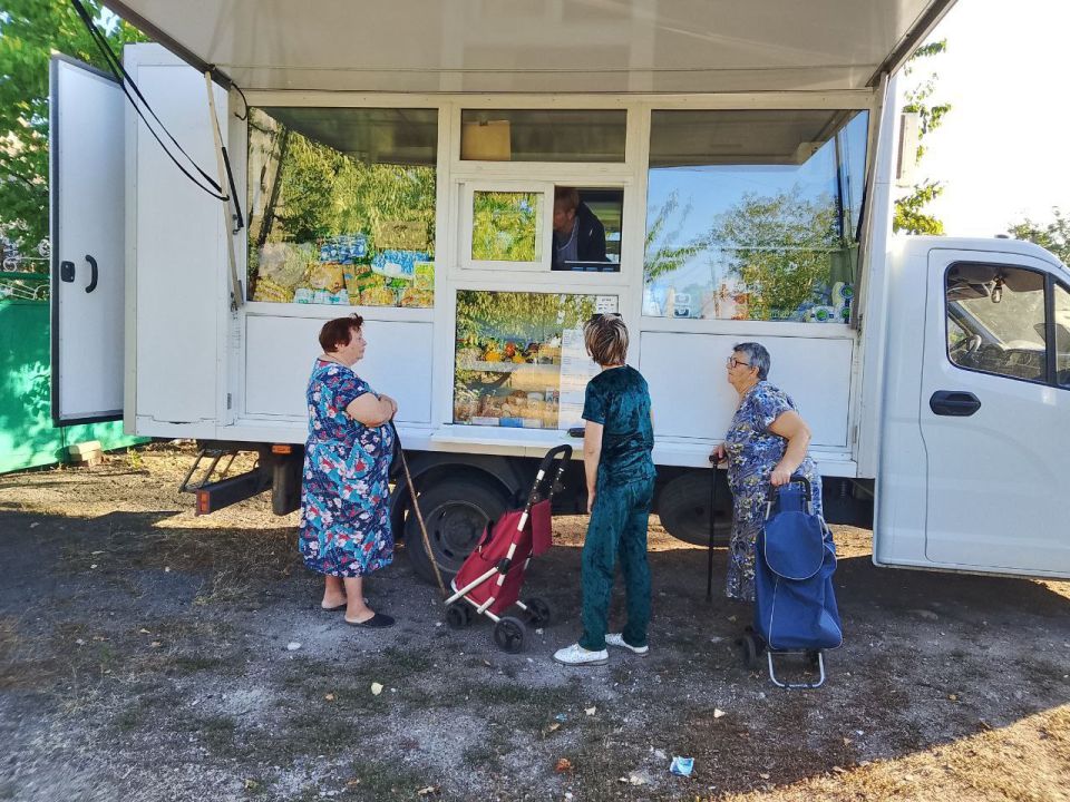 С 23 по 26 августа 2025 года осуществлена выездная торговля с использованием автомагазинов в населенных пунктах городских округов Донецк, Докучаевск, Горловка, Мариуполь, на территории г С 23 по 26 августа 2025 года осуществлена выездная торговля с использованием автомагазинов в населенных пунктах городских округов Донецк, Докучаевск, Горловка, Мариуполь, на территории г