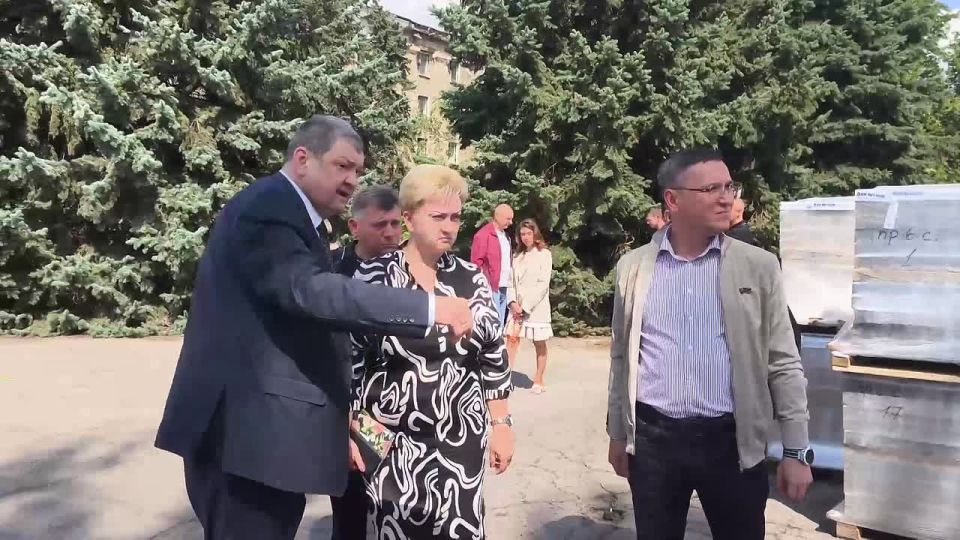 Иван Приходько: В рамках поручения Главы Донецкой Народной Республики Дениса Владимировича Пушилина и с целью отработки обращений граждан, поступивших в ходе прямого эфира, сегодня, 26 августа, совместно с руководством...