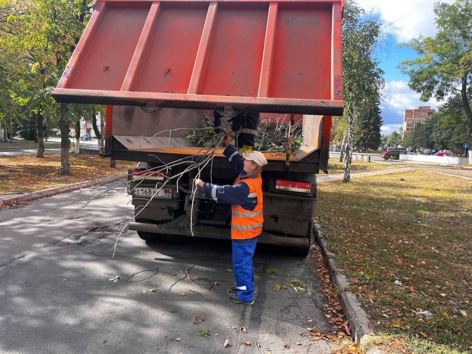 МУП «Простор» ежедневно выполняет все необходимые работы по содержанию городских улиц МУП «Простор» ежедневно выполняет все необходимые работы по содержанию городских улиц