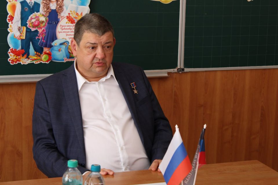 Иван Приходько: Во исполнение поручения Главы Донецкой Народной Республики Дениса Владимировича Пушилина сегодня провел ряд встреч с трудовыми коллективами Иван Приходько: Во исполнение поручения Главы Донецкой Народной Республики Дениса Владимировича Пушилина сегодня провел ряд встреч с трудовыми коллективами